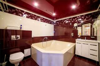 Гостиница Атлас Геленджик Стандарт четырехместный с балконом-5