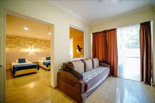 Гостиница Атлас Геленджик Семейная студио с кухней-1