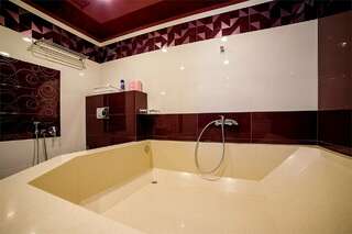 Гостиница Атлас Геленджик Стандарт четырехместный с балконом-6