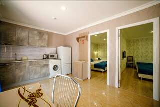 Гостиница Атлас Геленджик Апартаменты двухкомнатные с кухней и террасой-1